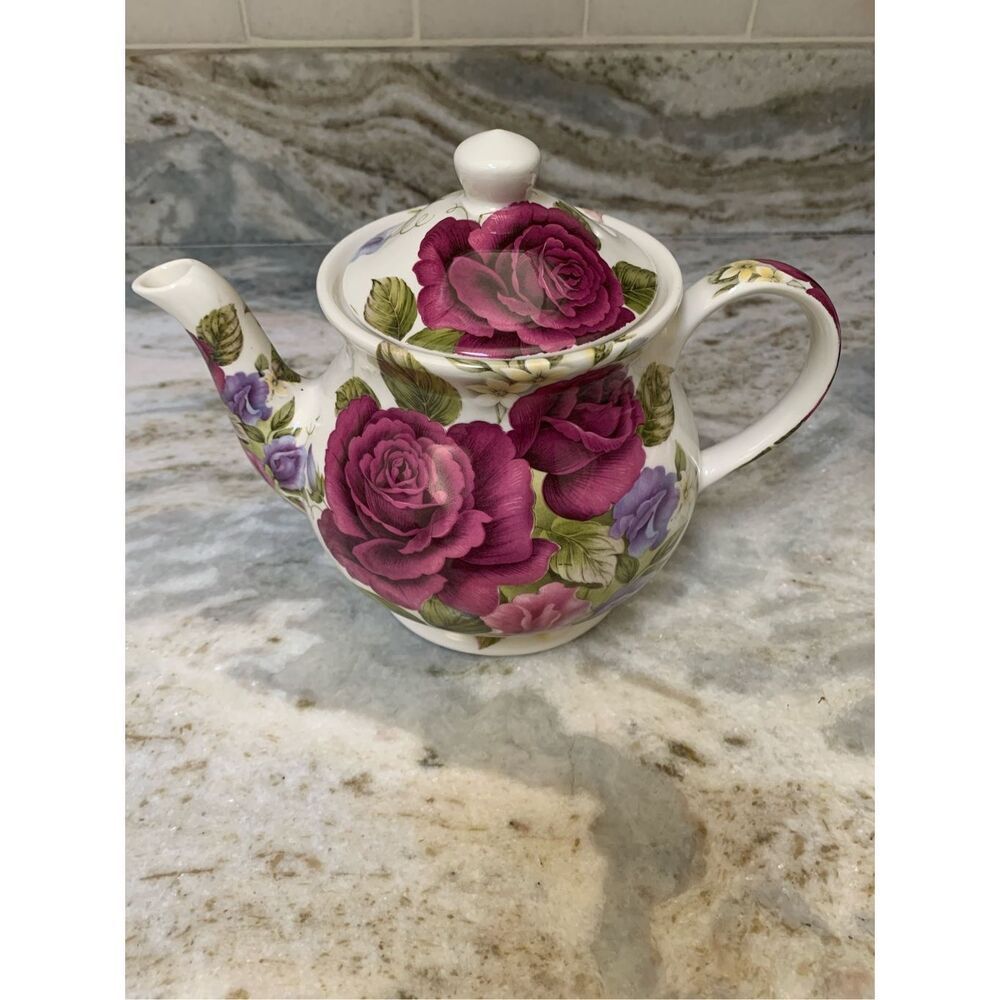 Victoria Secret Rose Teapot with matching Cups and Saucers #tea party
